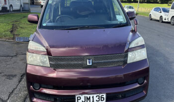 
									Toyota Voxy 2007 Self Contained Campervan full								