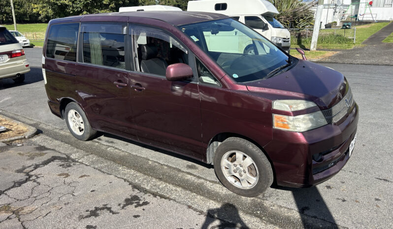 
								Toyota Voxy 2007 Self Contained Campervan full									