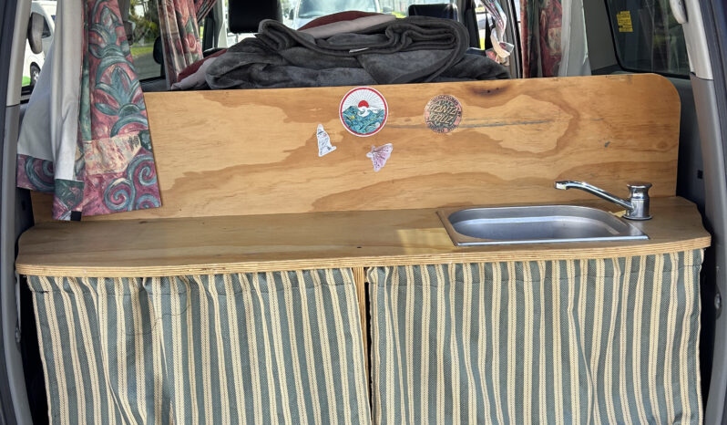 
								Toyota Voxy 2007 Self Contained Campervan full									