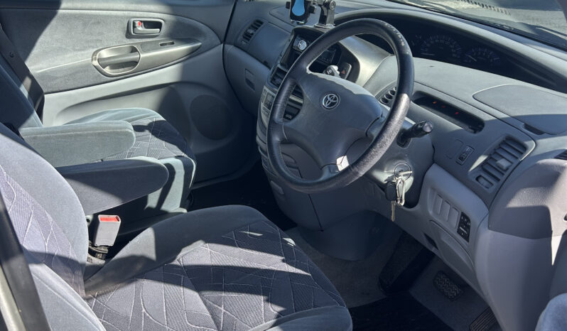 
								Toyota Estima 2000 Self Contained Campervan full									