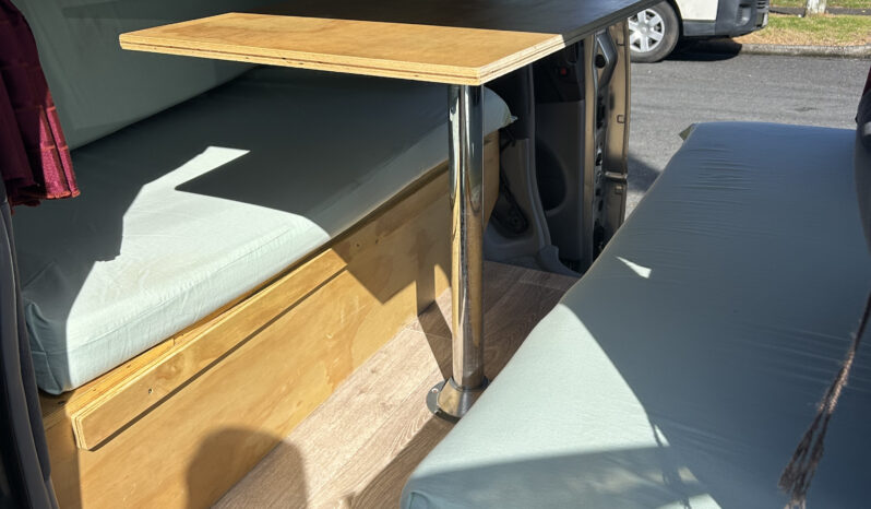 
								Toyota Estima 2000 Self Contained Campervan full									
