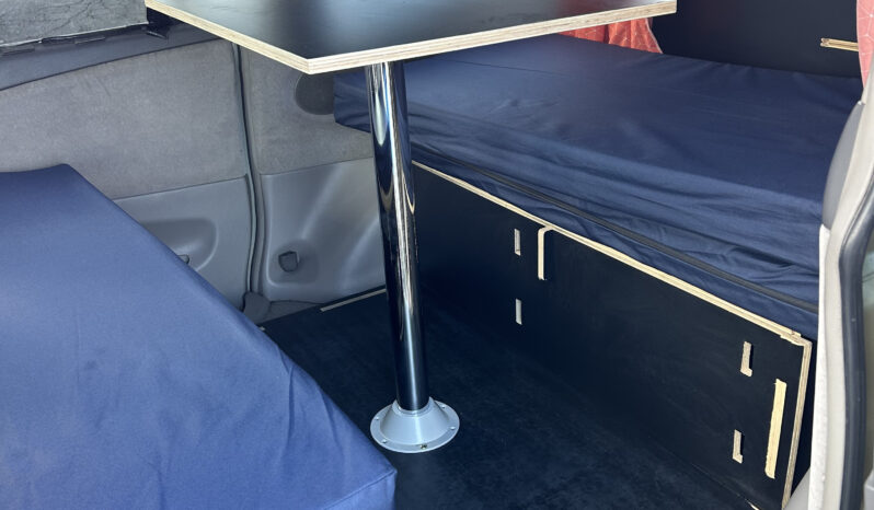 
								Toyota Estima 2001 Self Contained Campervan full									