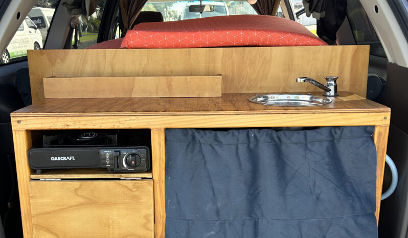 
								Toyota Estima 2004 Self Contained Campervan full									