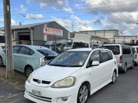 Toyota Ipsum 2004 Self Contained Campervan
