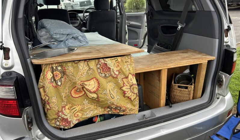 Toyota Estima 2000 Self Contained Campervan