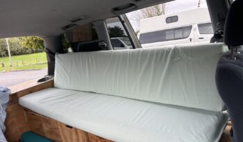 
									Toyota Estima 2000 Self Contained Campervan full								