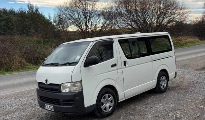 
								Toyota Hiace 2004 Self Contained Campervan full									