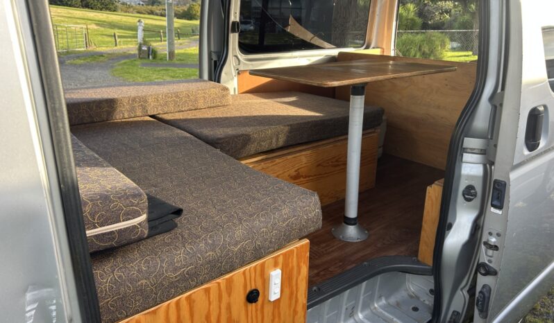 
								Toyota Hiace 2005 Self Contained Campervan full									