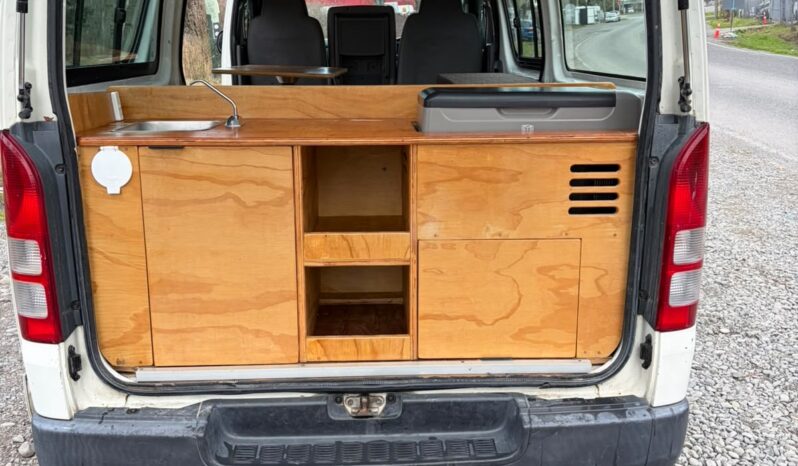 
								Toyota Hiace 2004 Self Contained Campervan full									