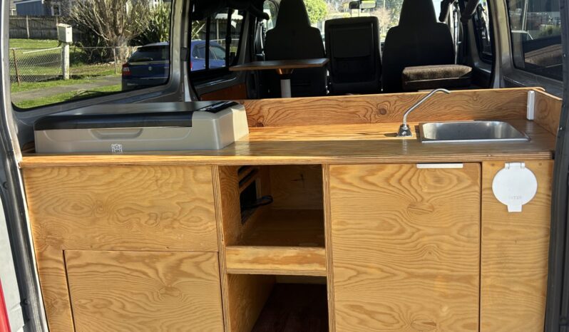 
								Toyota Hiace 2005 Self Contained Campervan full									