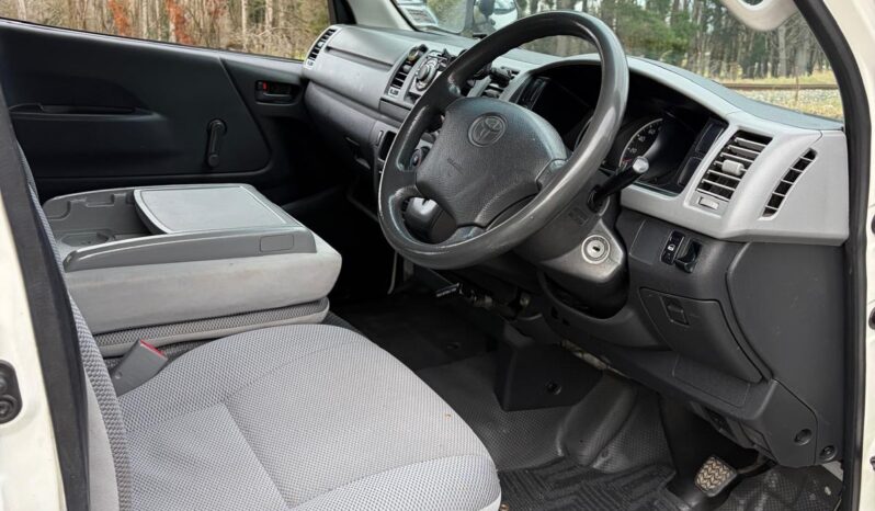 
								Toyota Hiace 2005 Highroof Self Contained Campervan full									